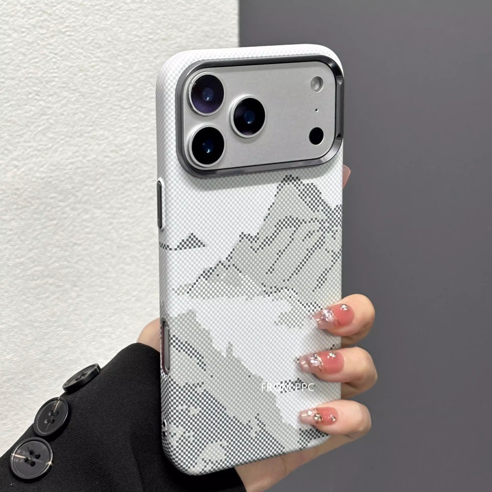 雪山マグネットケース iPhone 17 Pro Max用  - Camera Lens Protector のレビューと価格